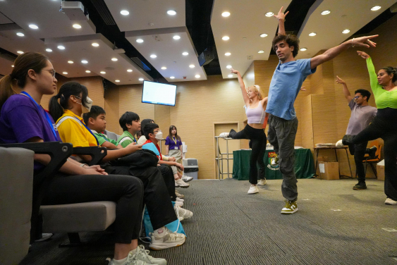 香港大學學生組織為參加者帶來爵士舞表演